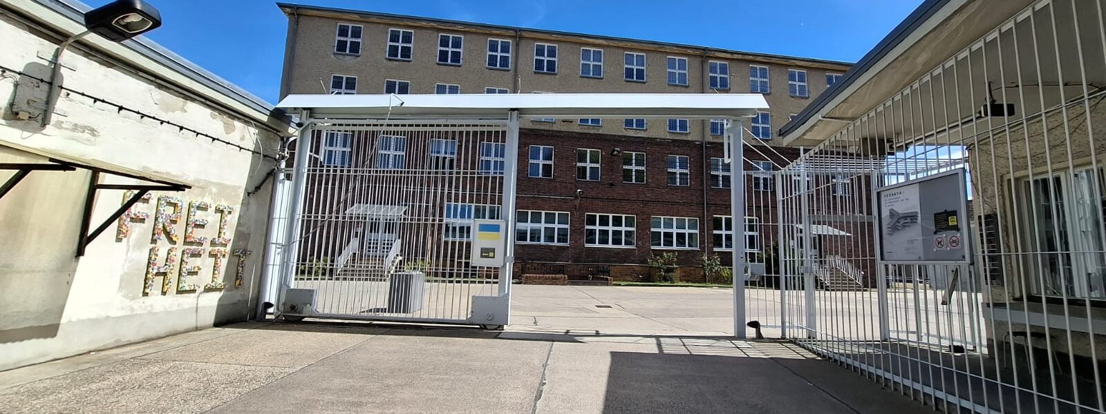 Eingang Stasigefängnis Hohenschönhausen