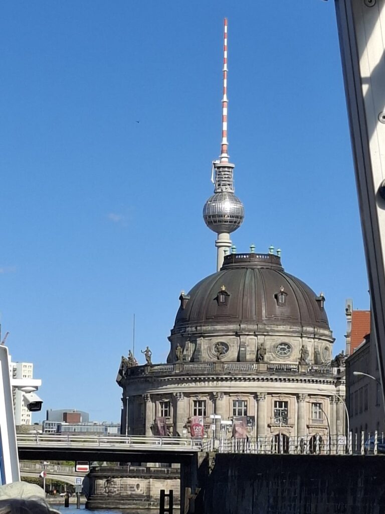 Stadtansichten vom Wasser aus